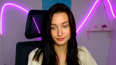 Snapshot of tayavibe chatting on 06.18.26 Taya online show from 06.18.26