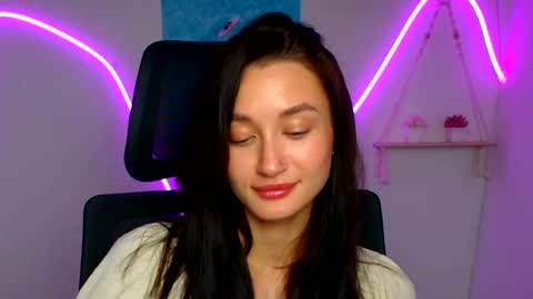 Snapshot of tayavibe chatting on 06.18.26 Taya online show from 06.18.26
