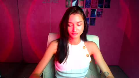 Snapshot of tayavibe chatting on 07.26.26 Taya online show from 07.26.26