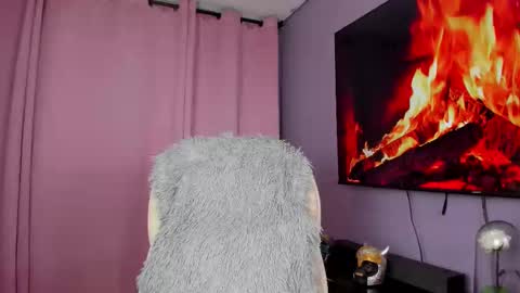 Snapshot of taybunny18 chatting on 03.08.25   online show from 03.08.25