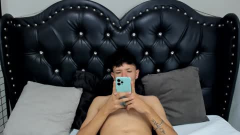 Snapshot of tayler_wells chatting on 03.06.25 T A Y L E R online show from 03.06.25