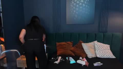 Taylor Bennet online show from 03.12.25