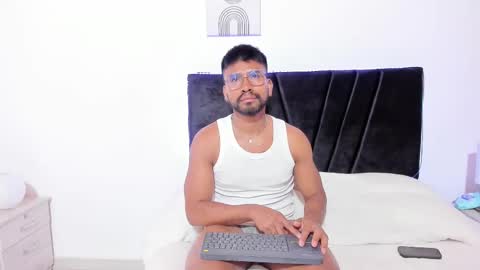 taylormaccurdy_ online show from 11.04.25