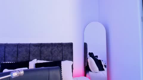 Taylor online show from 04.14.26