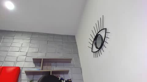 taylorr_evans online show from 10.11.25