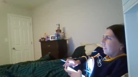 Snapshot of taylorslay chatting on 05.19.26 taylorslay online show from 05.19.26