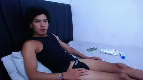 Snapshot of tayronx33 chatting on 02.14.25 Tayron online show from 02.14.25