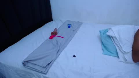 Snapshot of tayronx33 chatting on 02.27.25 Tayron online show from 02.27.25