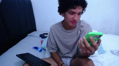 Snapshot of tayronx33 chatting on 03.06.25 Tayron online show from 03.06.25