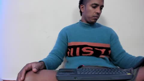 Snapshot of taysonysasha chatting on 04.19.26 ask for cum online show from 04.19.26