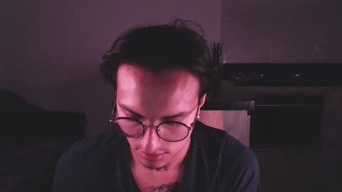 Teo independent model online show from 03.03.25