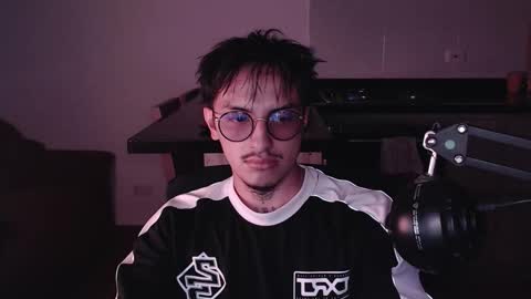 Teo independent model online show from 01.10.26