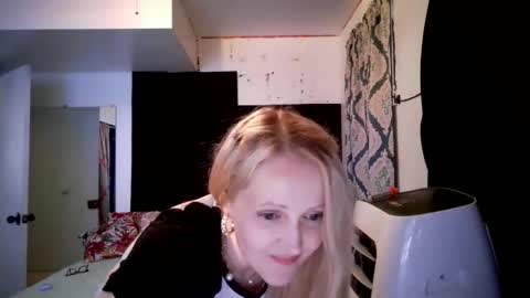 Snapshot of teahlovestrent chatting on 05.24.26 Teah Love online show from 05.24.26