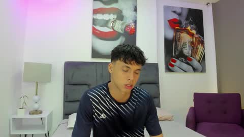 Snapshot of team_twinks chatting on 11.07.25 Team Twinks online show from 11.07.25