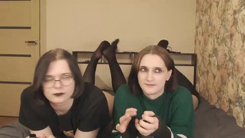 Snapshot of tearjuly chatting on 04.19.26 July online show from 04.19.26