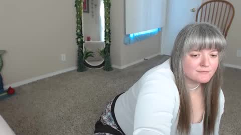 teases online show from 03.02.25