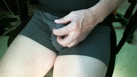 Snapshot of techloot chatting on 10.03.25 techloot online show from 10.03.25