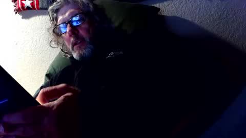 Snapshot of technosex14 chatting on 12.22.25 technosex14 online show from 12.22.25