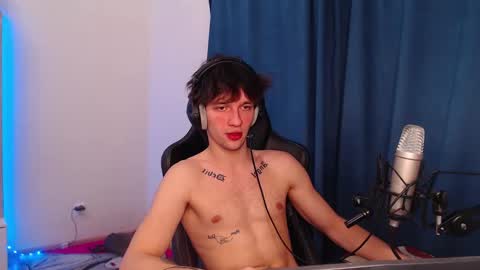 Snapshot of teddy_mode chatting on 12.19.24 Teddy online show from 12.19.24