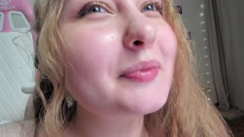 Snapshot of teeencutee chatting on 02.02.25 Monika --------------2  stream 700 GMT day online show from 02.02.25