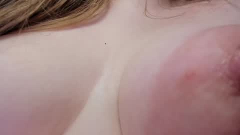 Snapshot of teeencutee chatting on 02.08.25 Monika --------------2  stream 700 GMT day online show from 02.08.25