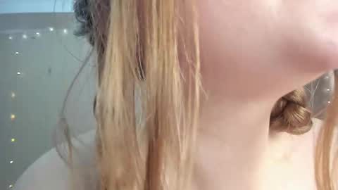 Snapshot of teeencutee chatting on 02.09.25 Monika --------------2  stream 700 GMT day online show from 02.09.25