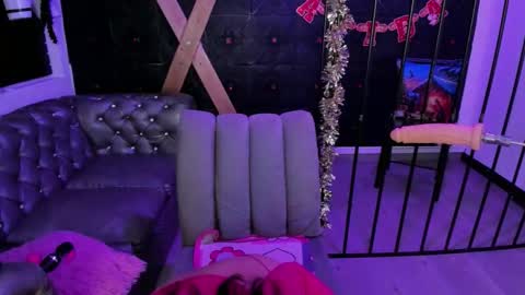 Tayloor online show from 12.16.25