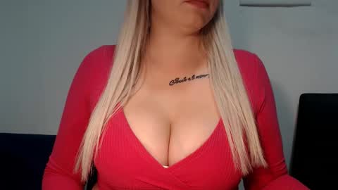 Snapshot of teeyara_ chatting on 10.02.25 Teeyara online show from 10.02.25