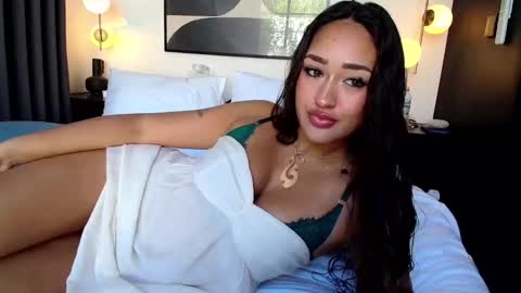 Snapshot of teleaevansss chatting on 10.05.25 Telea Evans online show from 10.05.25