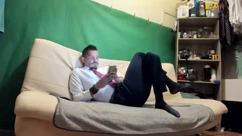 Snapshot of telepaticman chatting on 05.12.26 Virg Lszl online show from 05.12.26