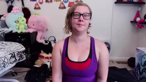 Pixie and Tentacle Overlord online show from 09.17.25