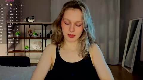 Snapshot of tender__beauty chatting on 04.21.26 Hey Im Aneta online show from 04.21.26