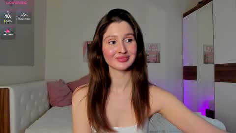 Snapshot of tender_babyy chatting on 01.31.25 Sexy girl Li online show from 01.31.25