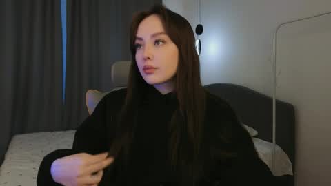 Mia online show from 04.22.26