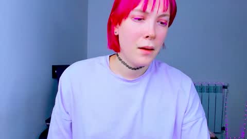 Snapshot of tenebrise chatting on 09.29.25 Kira online show from 09.29.25