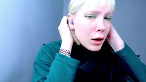 Snapshot of tenebrise chatting on 11.14.25 Kira online show from 11.14.25