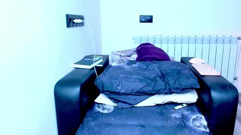 Snapshot of tenebrise chatting on 11.27.25 Kira online show from 11.27.25