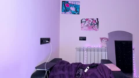 Snapshot of tenebrise chatting on 02.15.26 Kira online show from 02.15.26