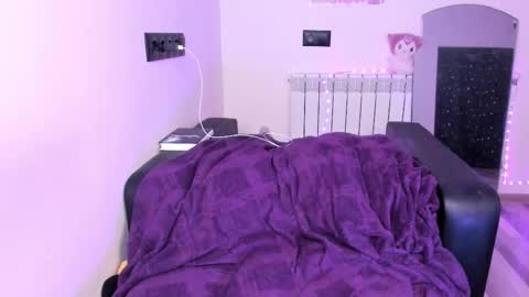 Snapshot of tenebrise chatting on 02.20.26 Kira online show from 02.20.26