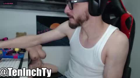 Snapshot of teninchty chatting on 01.19.26 Ty online show from 01.19.26