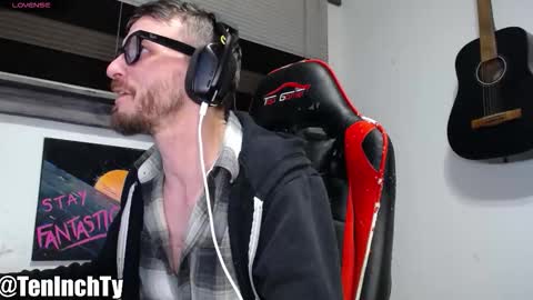 Snapshot of teninchty chatting on 02.15.26 Ty online show from 02.15.26