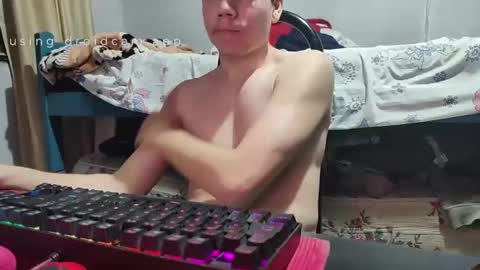 Snapshot of tenshi747 chatting on 02.26.25 tenshi747 online show from 02.26.25