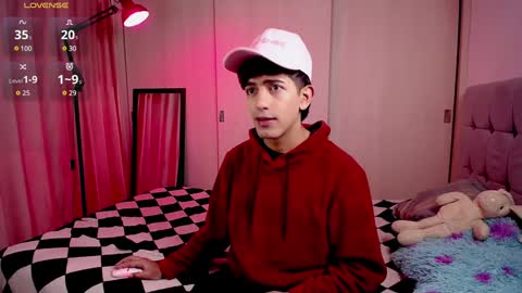 teo brown Independent model online show from 01.03.25