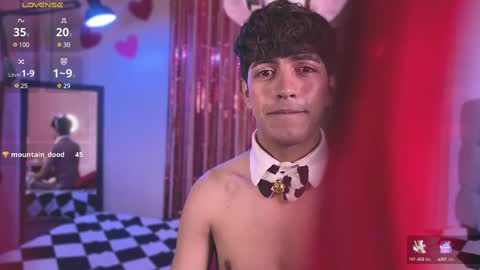 teo brown Independent model online show from 02.14.25