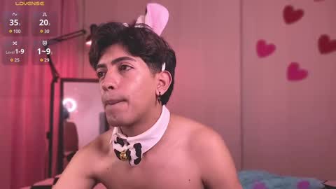 teo brown Independent model online show from 03.02.25