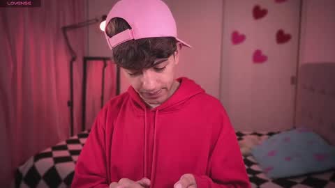 teo brown Independent model online show from 03.04.25