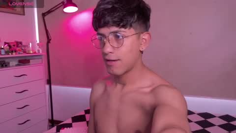 teo brown Independent model online show from 10.01.25