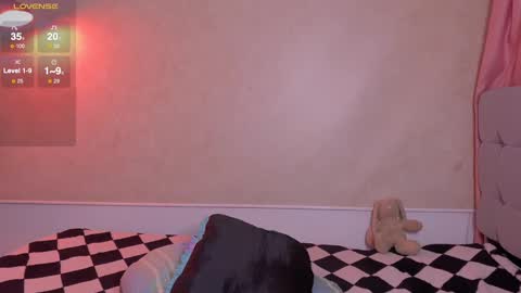 teo brown Independent model online show from 10.21.25