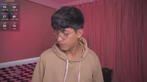 teo brown Independent model online show from 10.23.25