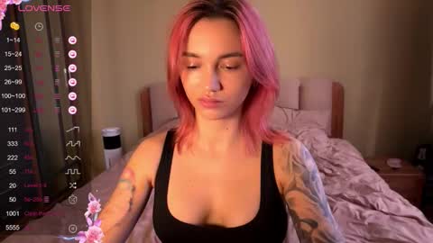 Snapshot of teona_amore chatting on 02.25.26 Teya online show from 02.25.26